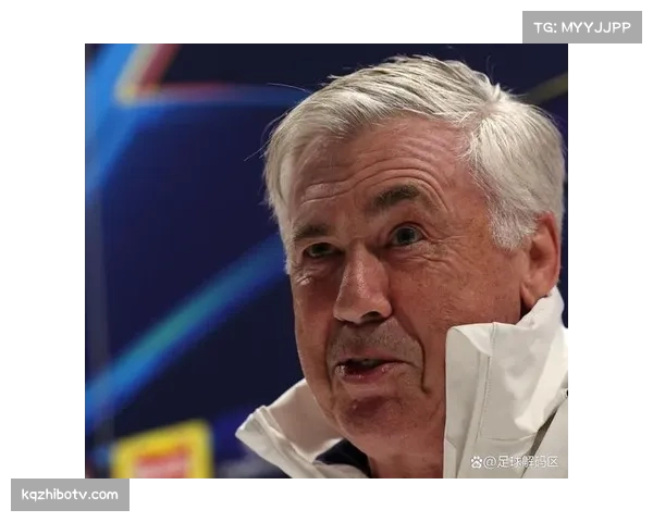 VAR长时间复核后判定进球有效,安切洛蒂与第四官员激烈交流 VAR长时间复核后判定进球有效,安切洛蒂与第四官员激烈交流